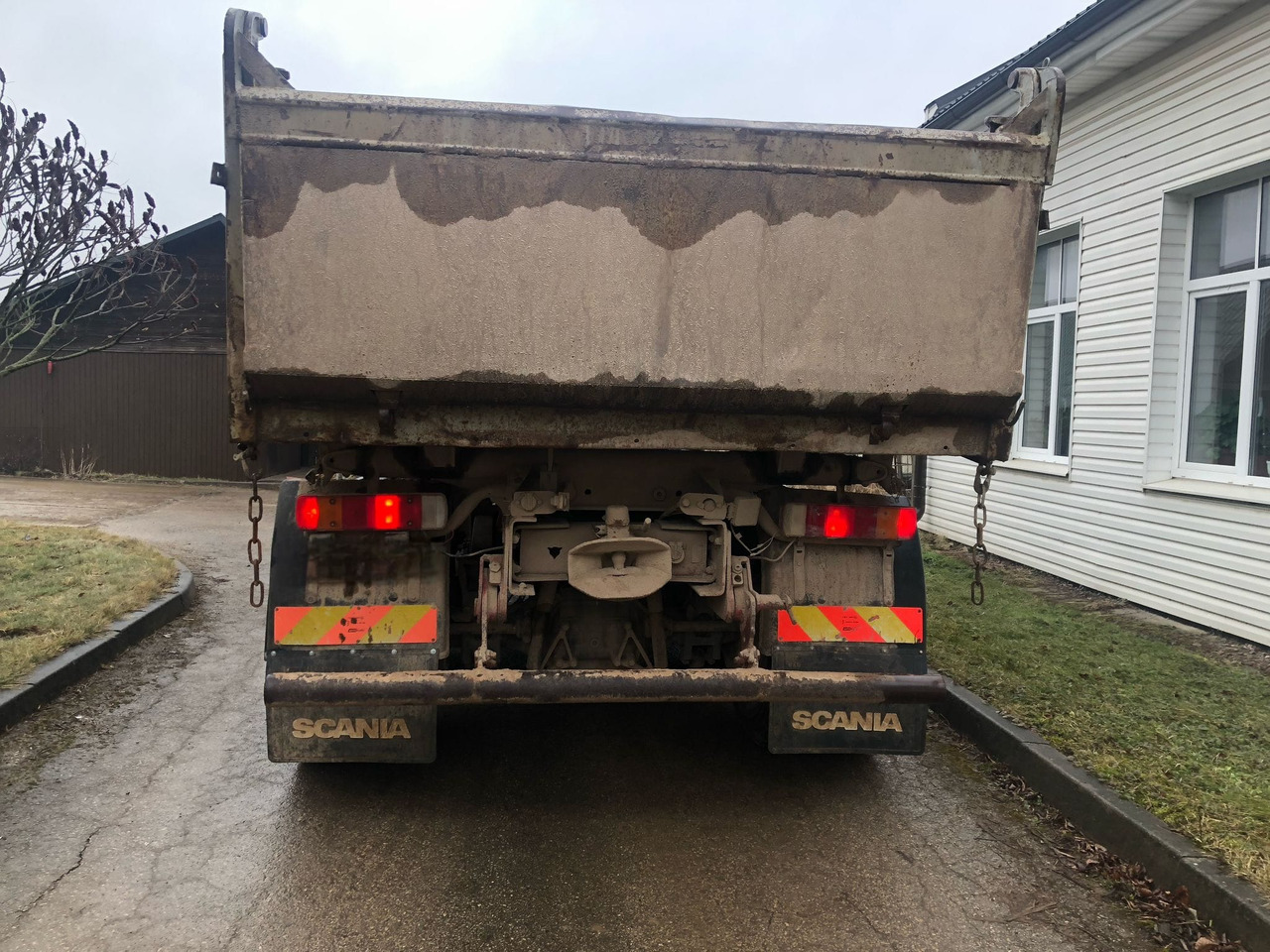SCANIA 124C - Kamion vetëshkarkues: foto 2 SCANIA 124C - Kamion vetëshkarkues: foto 2