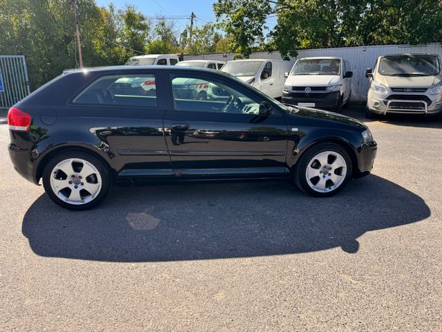 Audi A3 2.0 FSI Ambition S3 nur Export!! - Veturë: foto 5 Audi A3 2.0 FSI Ambition S3 nur Export!! - Veturë: foto 5