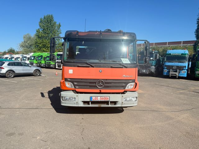 Mercedes-Benz Atego 1223 mit Kran MKG HLK 76 - Kamion me karroceri të hapur, Kamion me vinç: foto 1 Mercedes-Benz Atego 1223 mit Kran MKG HLK 76 - Kamion me karroceri të hapur, Kamion me vinç: foto 1
