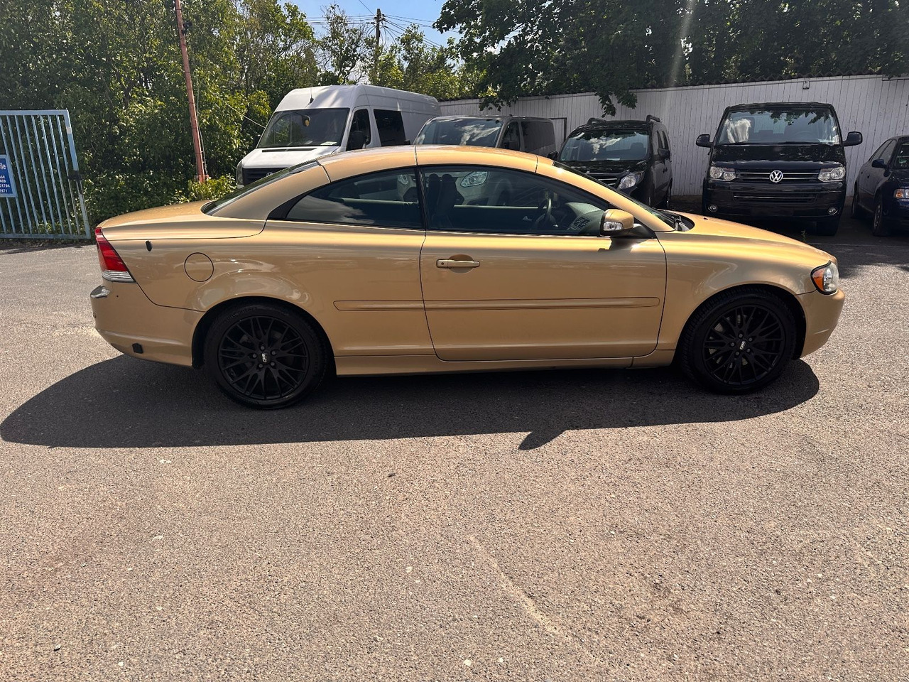 Volvo C70 Cabriolet 2.4 Kinetic Benzin/Flüssiggas - Veturë: foto 4 Volvo C70 Cabriolet 2.4 Kinetic Benzin/Flüssiggas - Veturë: foto 4