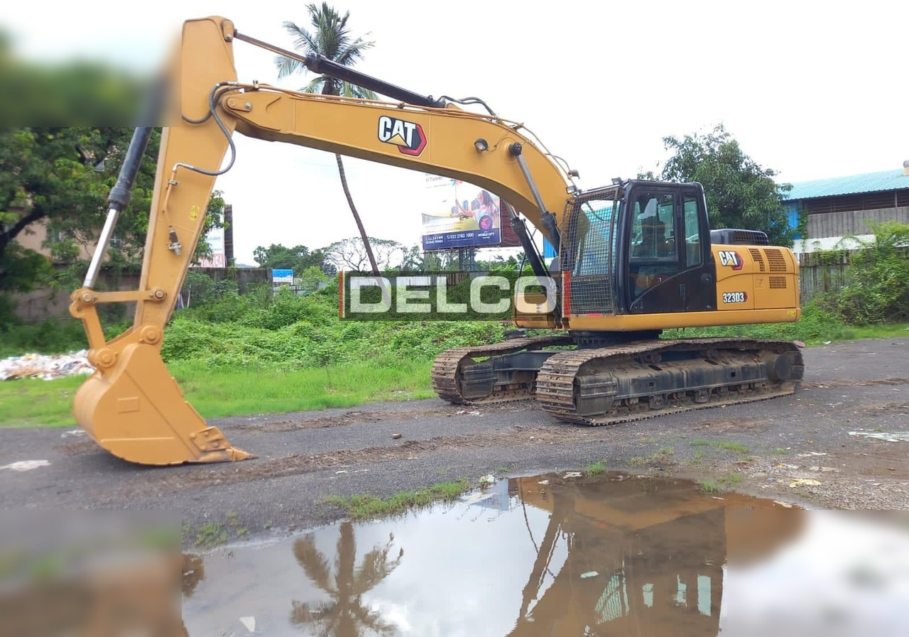 CATERPILLAR 323D3 - Ekskavator me zinxhirë: foto 3 CATERPILLAR 323D3 - Ekskavator me zinxhirë: foto 3