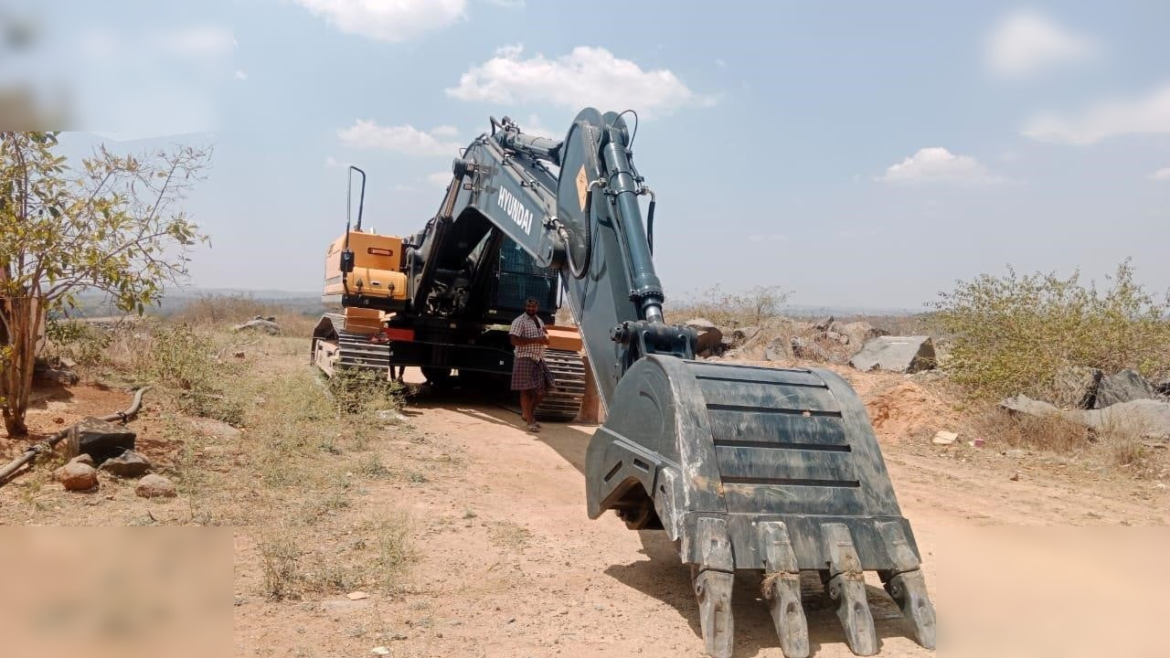 Ekskavator me zinxhirë i ri HYUNDAI HX380L: foto 6