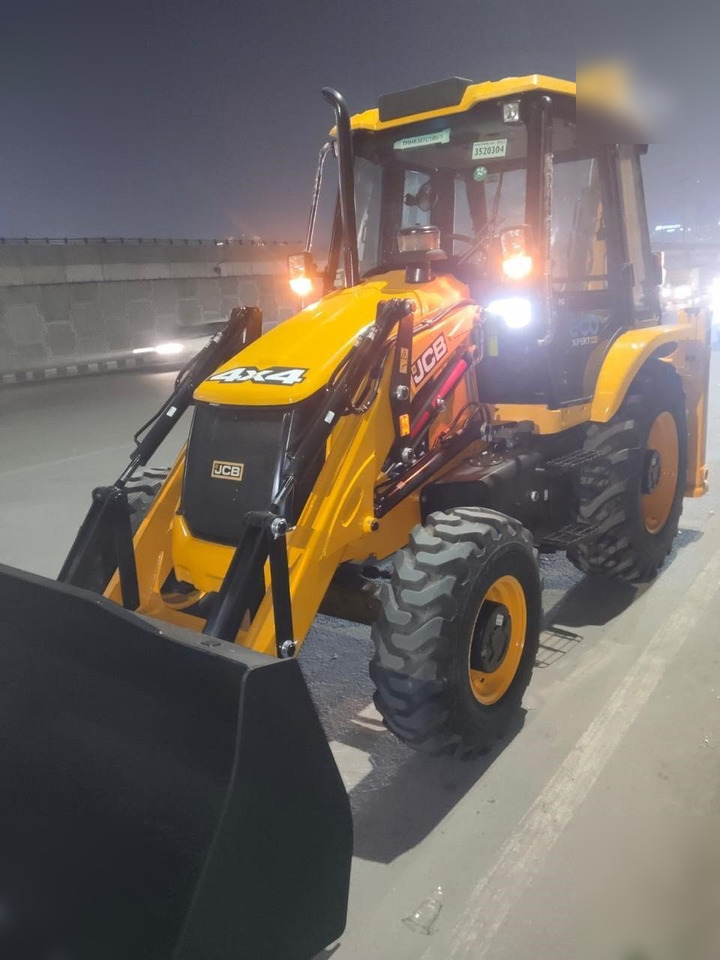 JCB 3DX PLUS - Fadromë me shkarkim nga prapa: foto 3 JCB 3DX PLUS - Fadromë me shkarkim nga prapa: foto 3