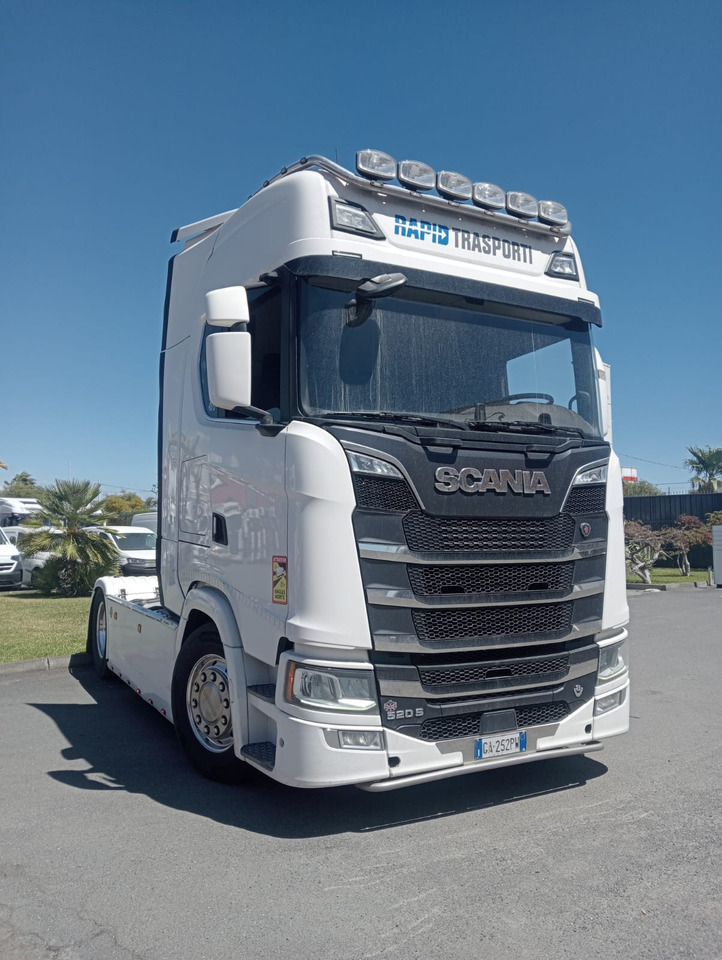 SCANIA S520 A4X2NB - Gjysmë-kamion: foto 2 SCANIA S520 A4X2NB - Gjysmë-kamion: foto 2