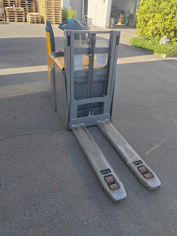 Stivosës Jungheinrich ERD 220: foto 16 Stivosës Jungheinrich ERD 220: foto 16