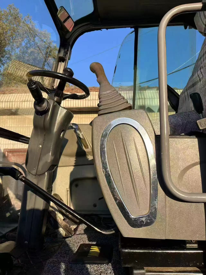 Huyndai 60W-7 - Ekskavator me goma: foto 3 Huyndai 60W-7 - Ekskavator me goma: foto 3