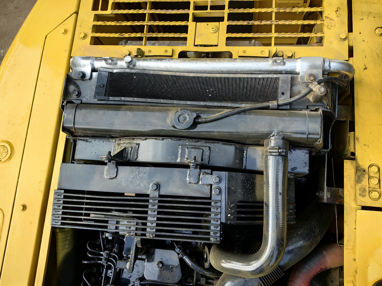 Komatsu pc200-7 - Ekskavator me zinxhirë: foto 2 Komatsu pc200-7 - Ekskavator me zinxhirë: foto 2