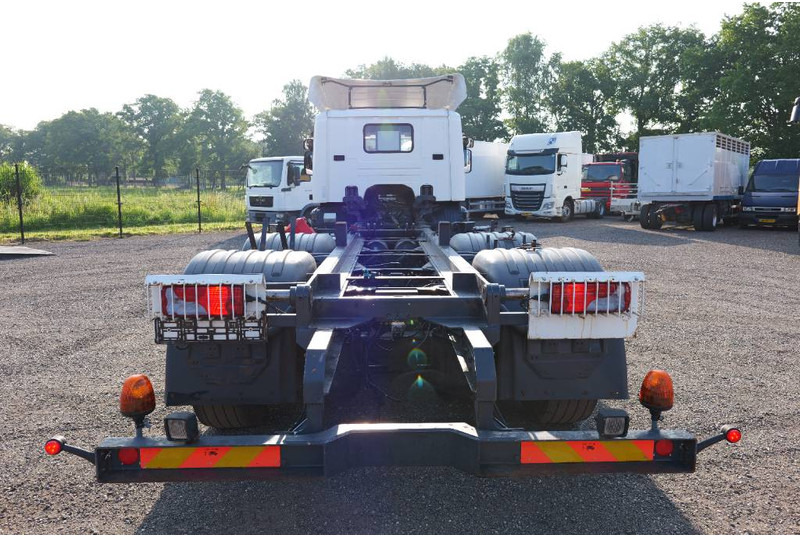 Scania P 230 Euro 5 6x2*4 TOP!! Retarder right hand steer - Kamion kabinë-shasi: foto 4 Scania P 230 Euro 5 6x2*4 TOP!! Retarder right hand steer - Kamion kabinë-shasi: foto 4
