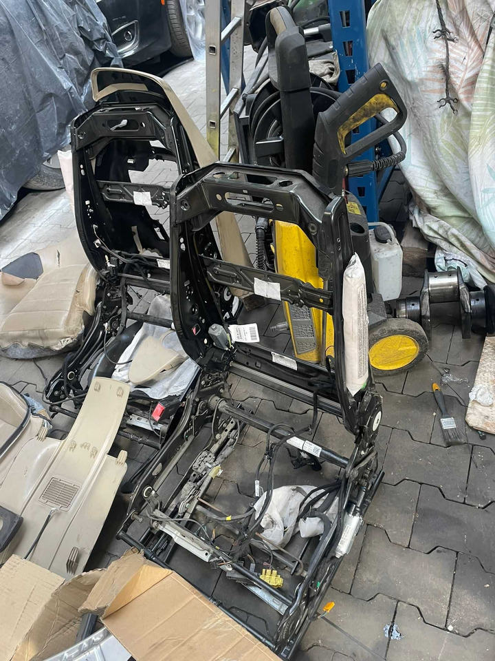 Fotele do Mercedes W 207 kabrio - Ndenjësja për Veturë: foto 1 Fotele do Mercedes W 207 kabrio - Ndenjësja për Veturë: foto 1