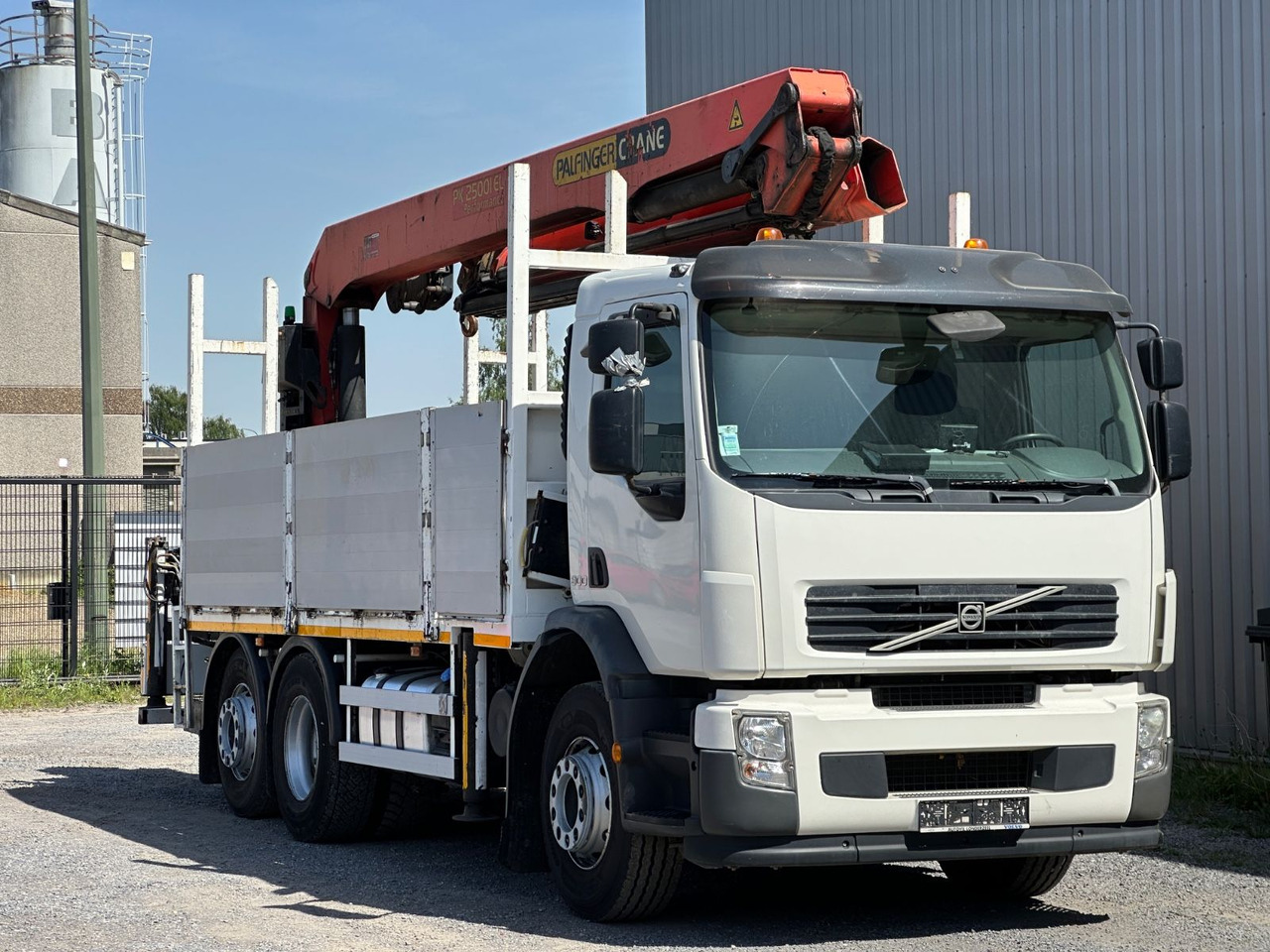 Volvo VOLVO FE 330 PALFINGER 25001 EL Performance - Kamion me vinç: foto 1 Volvo VOLVO FE 330 PALFINGER 25001 EL Performance - Kamion me vinç: foto 1