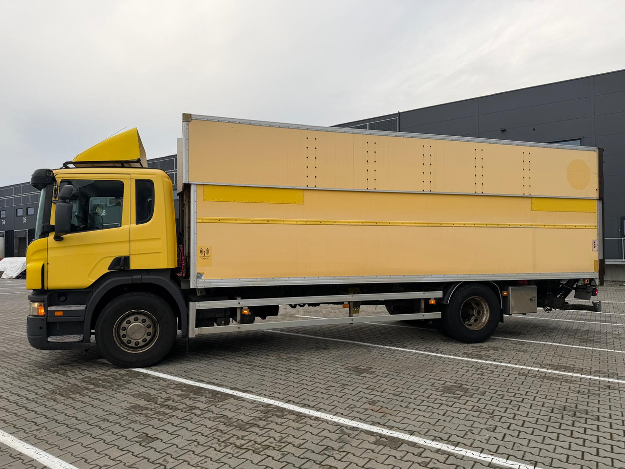 SCANIA P230 - Kamion vagonetë: foto 3 SCANIA P230 - Kamion vagonetë: foto 3