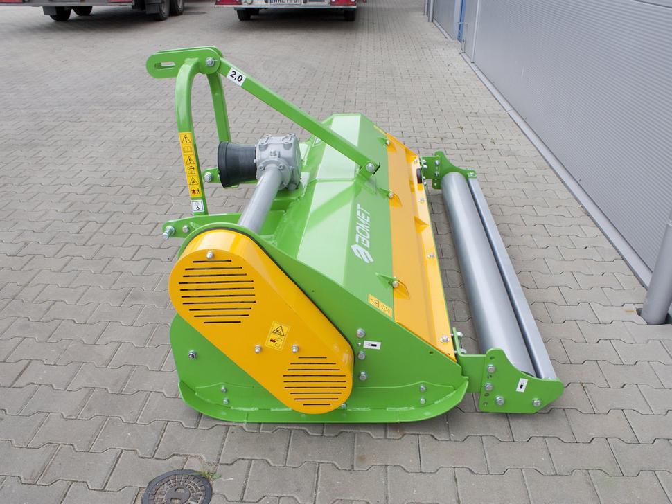 Bomet Schlegelmulcher / Flail mower / Faucheuse à fléaux / Condizionatore a flagelli / Мульчер / Kosiarka bijakowa Indus 2 m - Trince: foto 4 Bomet Schlegelmulcher / Flail mower / Faucheuse à fléaux / Condizionatore a flagelli / Мульчер / Kosiarka bijakowa Indus 2 m - Trince: foto 4