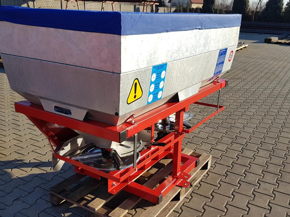 Grass-Rol Düngerstreuer / Fertilizer spreader / Epandeur d'engrais / Spandiconcime / Разбрасыватель минеральных удобрений / Rozsiewacz nawozu 600 l - Shpërndarës plehu kimik: foto 5 Grass-Rol Düngerstreuer / Fertilizer spreader / Epandeur d'engrais / Spandiconcime / Разбрасыватель минеральных удобрений / Rozsiewacz nawozu 600 l - Shpërndarës plehu kimik: foto 5