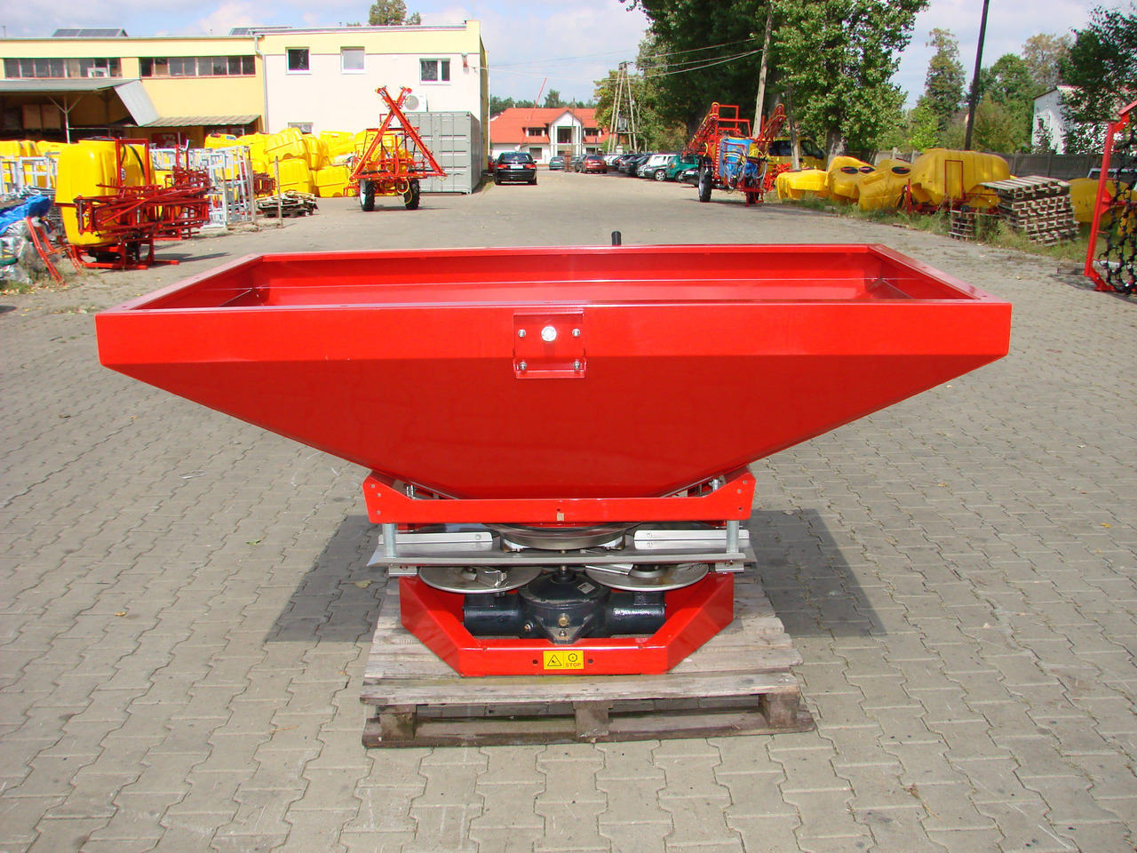 JAR-MET Düngerstreuer / Fertilizer spreader / Epandeur d'engrais / Rozsiewacz nawozów 1200 kg - Shpërndarës plehu kimik: foto 3 JAR-MET Düngerstreuer / Fertilizer spreader / Epandeur d'engrais / Rozsiewacz nawozów 1200 kg - Shpërndarës plehu kimik: foto 3
