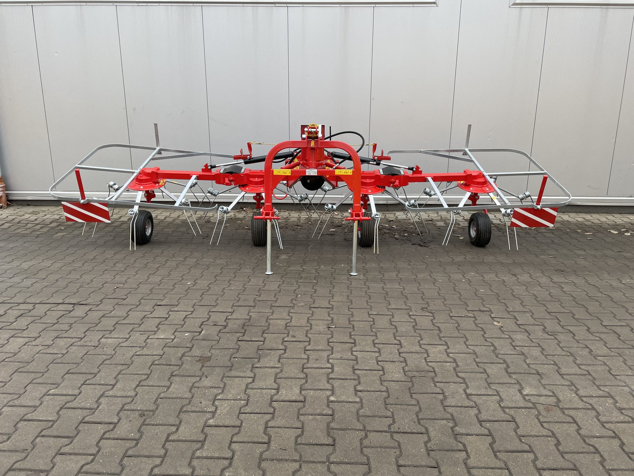 JAR-MET Schwader / Tedder / Faneuse / Przetrząsacz 5,2 m - Barkthyese/ Shkundës bari: foto 3 JAR-MET Schwader / Tedder / Faneuse / Przetrząsacz 5,2 m - Barkthyese/ Shkundës bari: foto 3