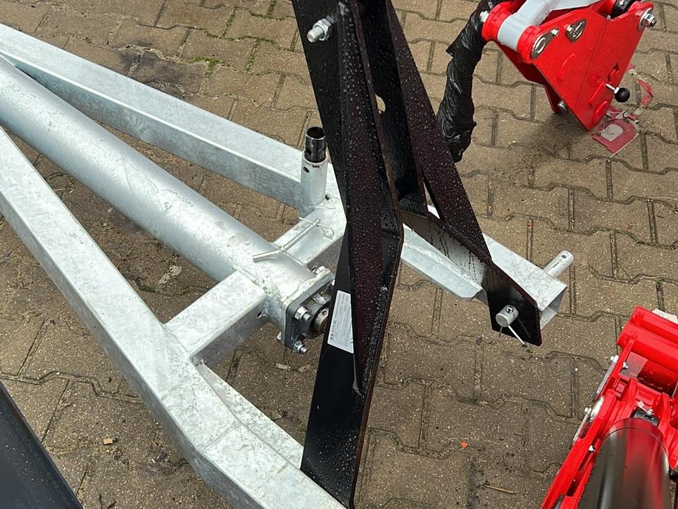 METAL-TECHNIK Güllemixer / Slurry agitator / Agitateur de lisier / Miscelatore / Смеситель жидкого удобрения  / Mieszadło do gnojowicy 5,4 m - Pajisje plehërimi: foto 5 METAL-TECHNIK Güllemixer / Slurry agitator / Agitateur de lisier / Miscelatore / Смеситель жидкого удобрения  / Mieszadło do gnojowicy 5,4 m - Pajisje plehërimi: foto 5