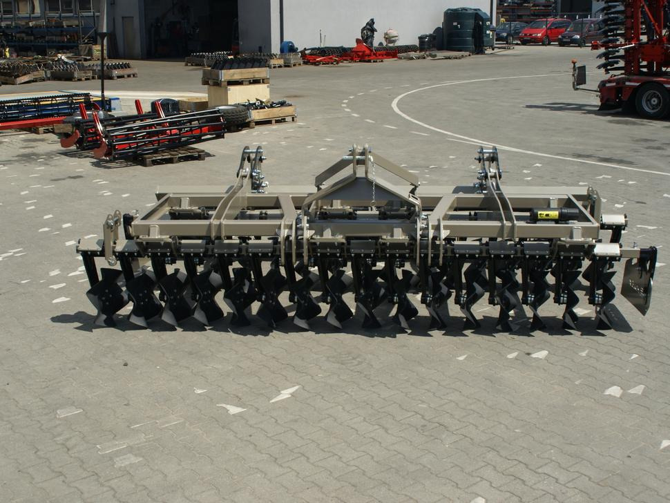 ROLEX Scheibenegge / Cross-Cutter harrow / Dechaumeur cross-cutter / Cross Cutter erpice / Борона с поперечным катком жёсткий/ Brona cross cutter sztywna 4 m - Lesë me disk: foto 4 ROLEX Scheibenegge / Cross-Cutter harrow / Dechaumeur cross-cutter / Cross Cutter erpice / Борона с поперечным катком жёсткий/ Brona cross cutter sztywna 4 m - Lesë me disk: foto 4