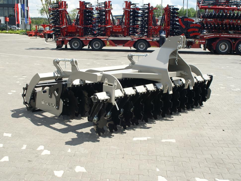 ROLEX Scheibenegge / Disc harrow / Dechaumeur à disques / Erpice a dischi / Дисковая борона / Brona talerzowa 3 m - Lesë me disk: foto 5 ROLEX Scheibenegge / Disc harrow / Dechaumeur à disques / Erpice a dischi / Дисковая борона / Brona talerzowa 3 m - Lesë me disk: foto 5