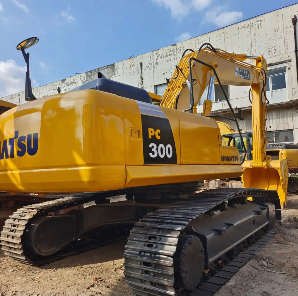KOMATSU PC300-7 - Ekskavator me zinxhirë: foto 5 KOMATSU PC300-7 - Ekskavator me zinxhirë: foto 5