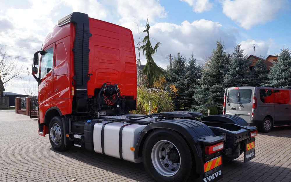 Volvo FH 4 EURO 6 GLOBETROTTER NISKI PRZEBIEG ZŁOTY KONTRAKT - Gjysmë-kamion: foto 4 Volvo FH 4 EURO 6 GLOBETROTTER NISKI PRZEBIEG ZŁOTY KONTRAKT - Gjysmë-kamion: foto 4