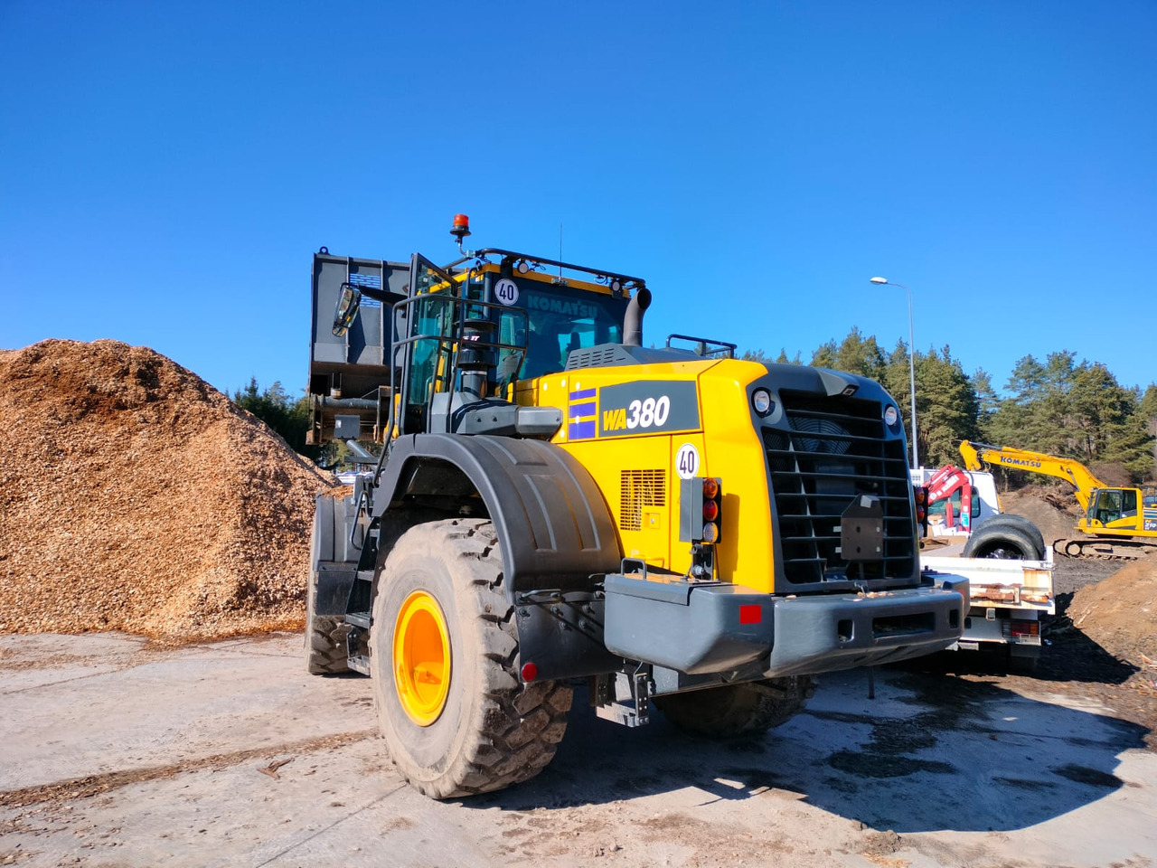 KOMATSU WA380 - Fadrom me goma: foto 4 KOMATSU WA380 - Fadrom me goma: foto 4