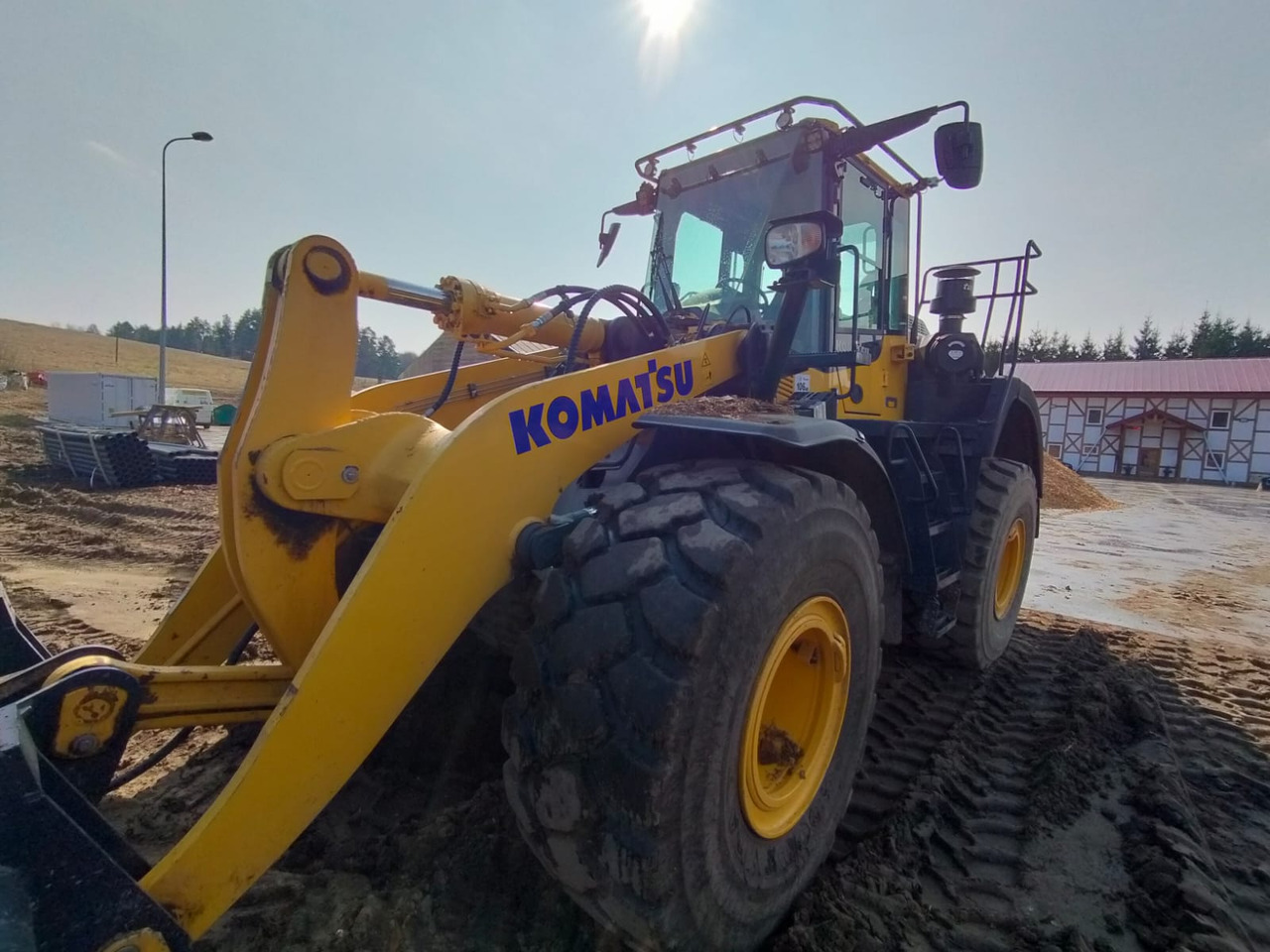KOMATSU WA380 - Fadrom me goma: foto 3 KOMATSU WA380 - Fadrom me goma: foto 3