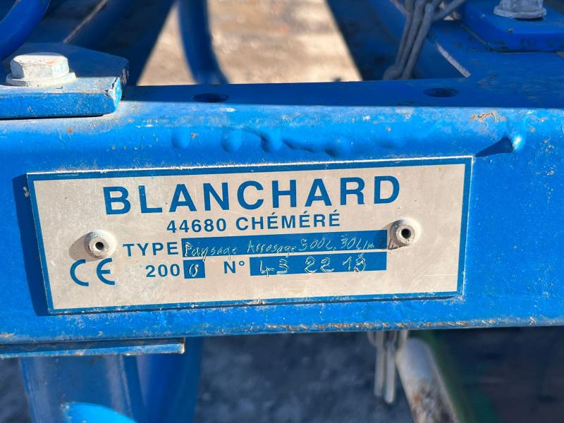 Spërkatës i montuar në traktor BLANCHARD CUVE D'ARROSAGE PULVERISATEUR AVEC POMPE ELECTRIQUE SUR BERCE (NET DE TVA): foto 10