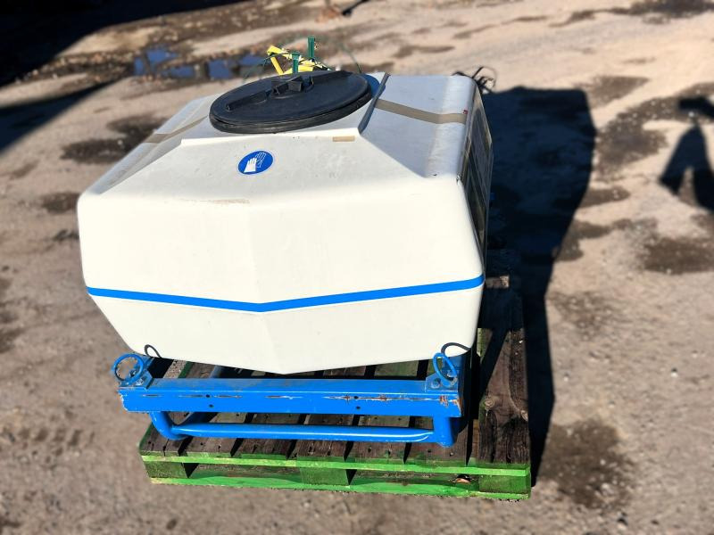 Spërkatës i montuar në traktor BLANCHARD CUVE D'ARROSAGE PULVERISATEUR AVEC POMPE ELECTRIQUE SUR BERCE (NET DE TVA): foto 7