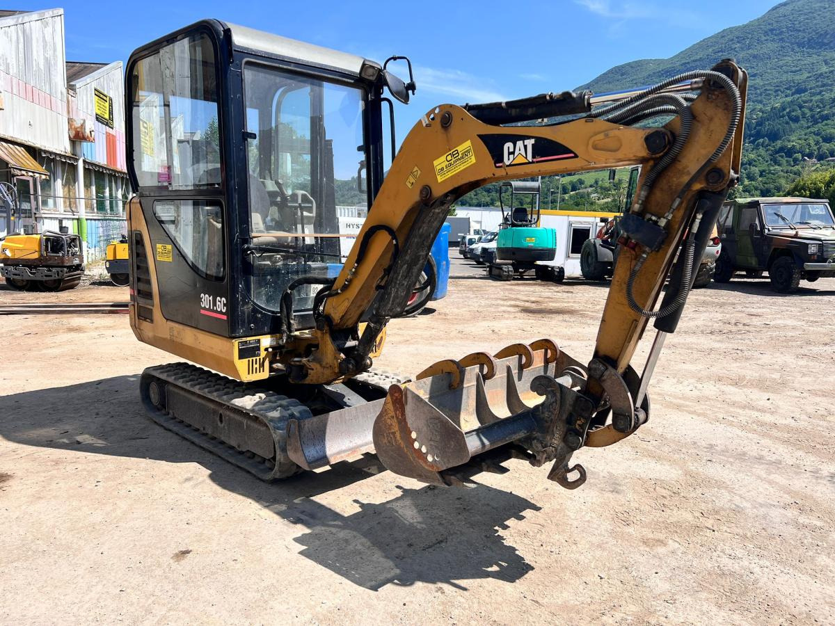 Caterpillar 301.6C MINIPELLE 1,7T (NET DE TVA) - Miniekskavator: foto 5 Caterpillar 301.6C MINIPELLE 1,7T (NET DE TVA) - Miniekskavator: foto 5