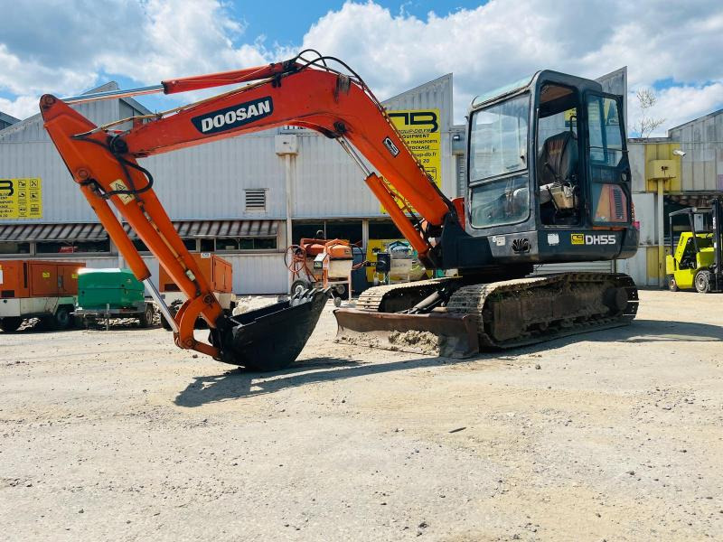 DOOSAN DH55 MINI PELLE 5T - Miniekskavator: foto 1 DOOSAN DH55 MINI PELLE 5T - Miniekskavator: foto 1