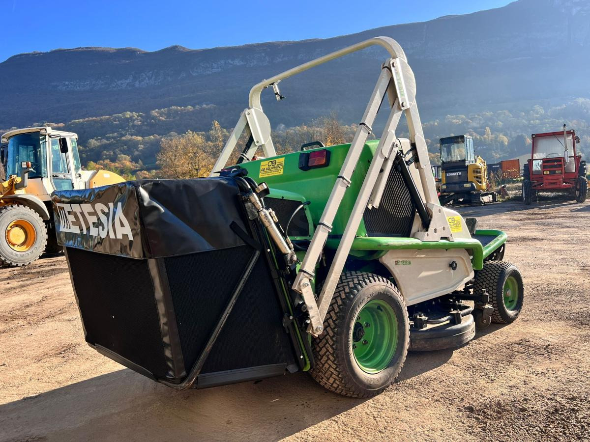 ETESIA HYDRO 124D Tondeuse autoportée 124cm - Korrëse bari i kopshtit: foto 5 ETESIA HYDRO 124D Tondeuse autoportée 124cm - Korrëse bari i kopshtit: foto 5