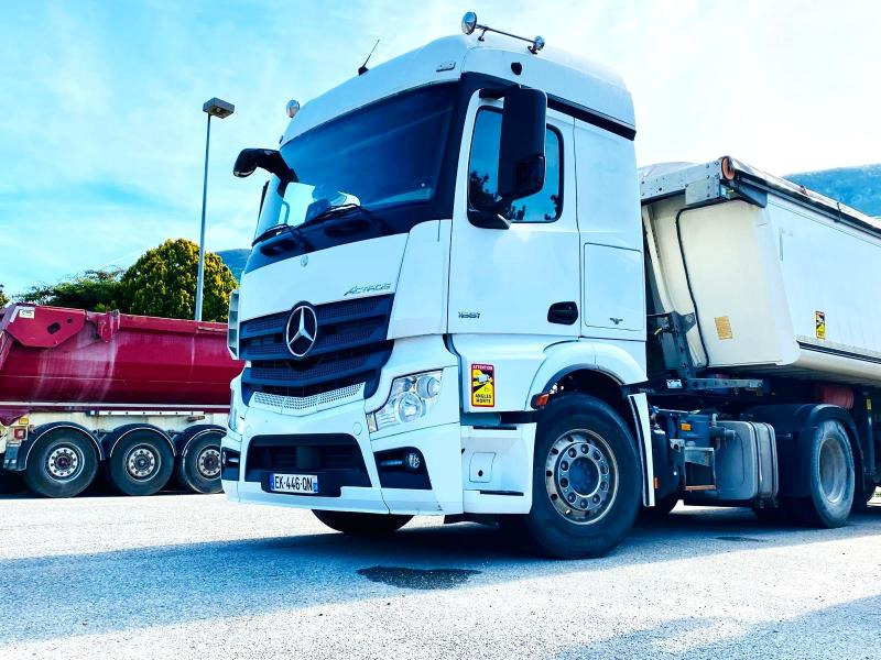 MERCEDES Tracteur routier ACTROS 1851 4X2 avec KIT HYDRAULIQUE - Gjysmë-kamion: foto 1 MERCEDES Tracteur routier ACTROS 1851 4X2 avec KIT HYDRAULIQUE - Gjysmë-kamion: foto 1