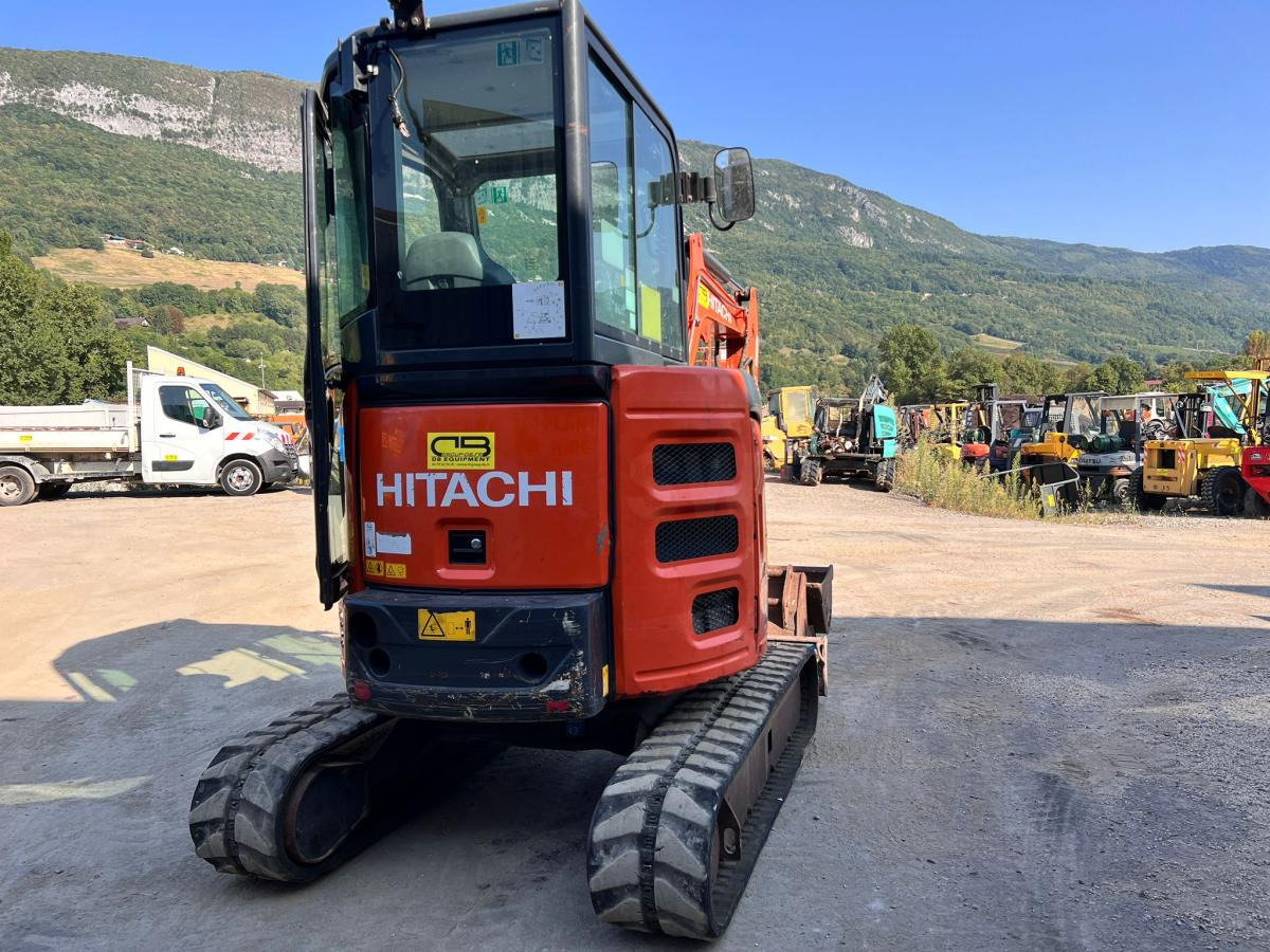 Hitachi ZX26U-5A MINI PELLE 2,7T - Miniekskavator: foto 3 Hitachi ZX26U-5A MINI PELLE 2,7T - Miniekskavator: foto 3