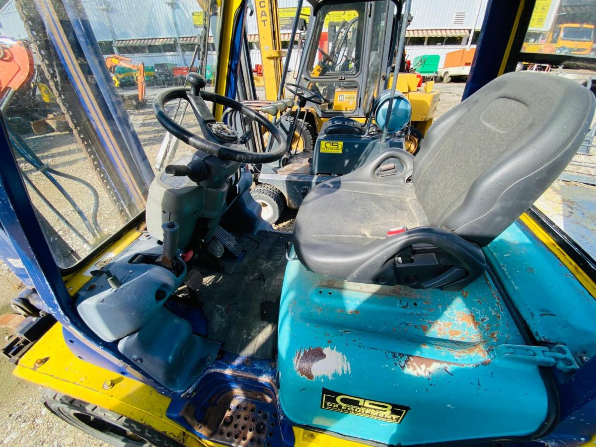 KOMATSU Chariot élévateur diesel FD30T14 - Pirun më naftë: foto 5 KOMATSU Chariot élévateur diesel FD30T14 - Pirun më naftë: foto 5