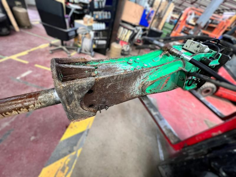 MONTABERT M900 BRH Marteau hydraulique pour 15-25T - Çekiç hidraulik: foto 5 MONTABERT M900 BRH Marteau hydraulique pour 15-25T - Çekiç hidraulik: foto 5