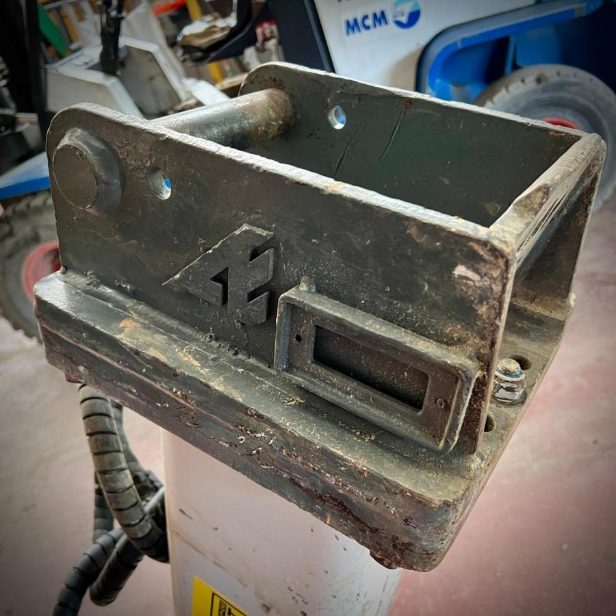 Marteau brise roche hydraulique BRH pour pelle 2 a 4T - Çekiç hidraulik: foto 5 Marteau brise roche hydraulique BRH pour pelle 2 a 4T - Çekiç hidraulik: foto 5