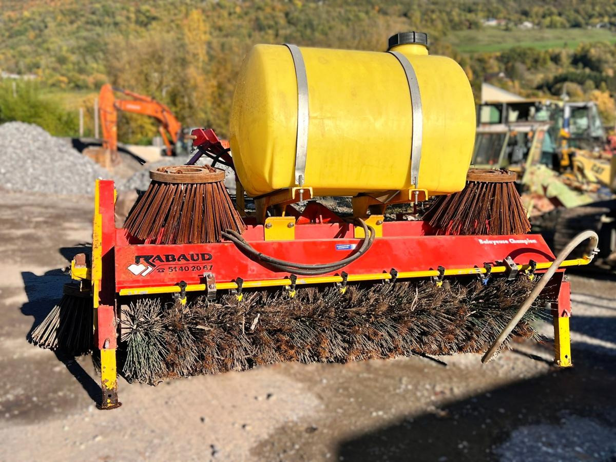 RABAUD CHAMPION BALAYEUSE ALIGNEUSE AVEC BALAIS LATERAL - Fshesë: foto 2 RABAUD CHAMPION BALAYEUSE ALIGNEUSE AVEC BALAIS LATERAL - Fshesë: foto 2