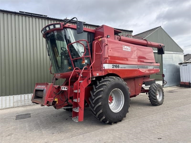 Case Axial-Flow Case Axial Flow 2166 c/w 1030 Header - Kokë e makinës korrëse: foto 1 Case Axial-Flow Case Axial Flow 2166 c/w 1030 Header - Kokë e makinës korrëse: foto 1