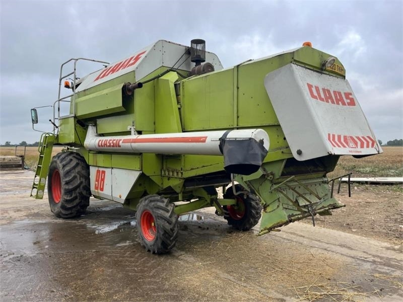 Claas Dominator Classic 98 c/w C450 Header - Kokë e makinës korrëse: foto 2 Claas Dominator Classic 98 c/w C450 Header - Kokë e makinës korrëse: foto 2