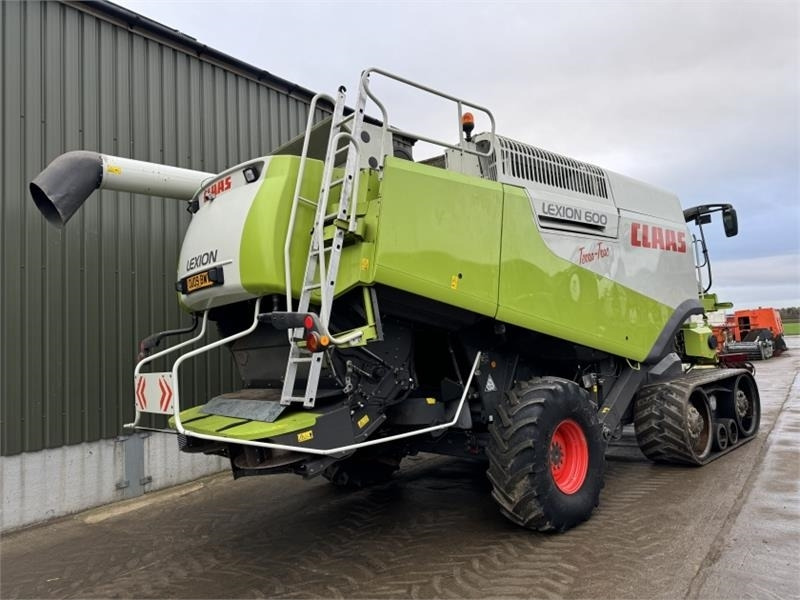 Claas Lexion 600TT c/w V1200 Header - Kokë e makinës korrëse: foto 2 Claas Lexion 600TT c/w V1200 Header - Kokë e makinës korrëse: foto 2