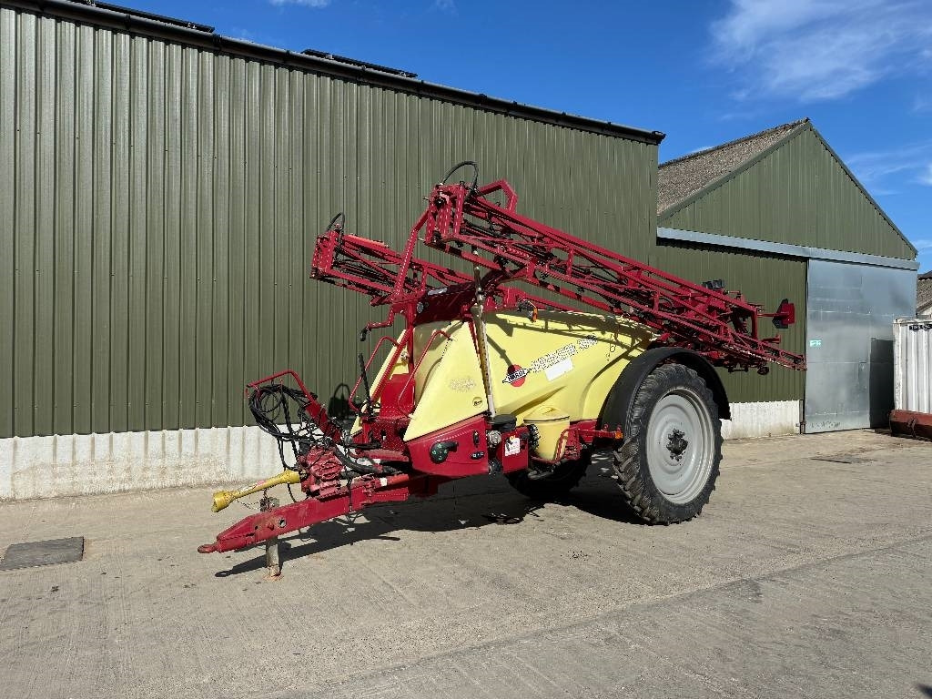 Hardi Navigator 3000L 24m - Spërkatës me rimorkio: foto 1 Hardi Navigator 3000L 24m - Spërkatës me rimorkio: foto 1