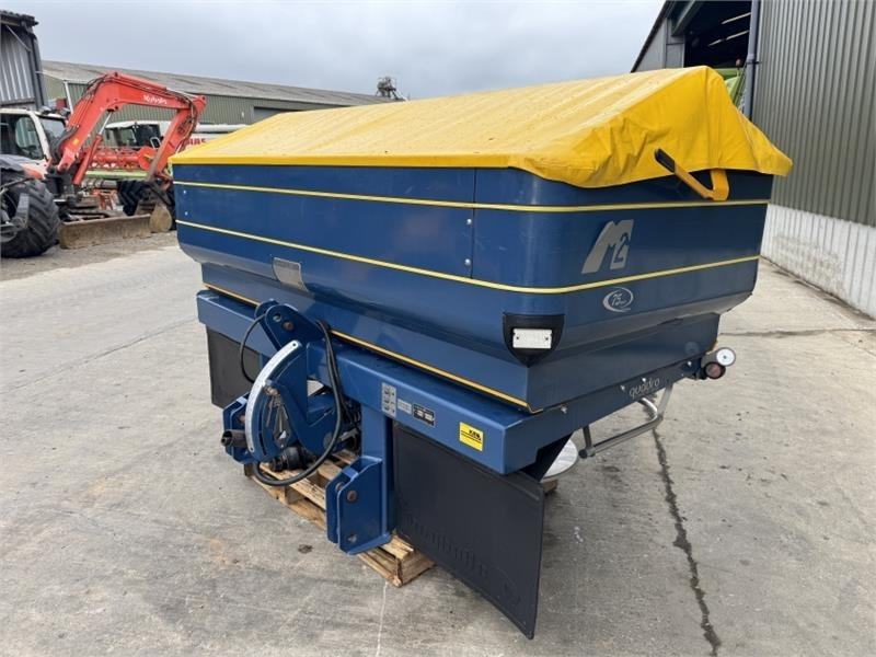 Krm Bogbale Fert Spreader - Shpërndarës plehu kimik: foto 3 Krm Bogbale Fert Spreader - Shpërndarës plehu kimik: foto 3