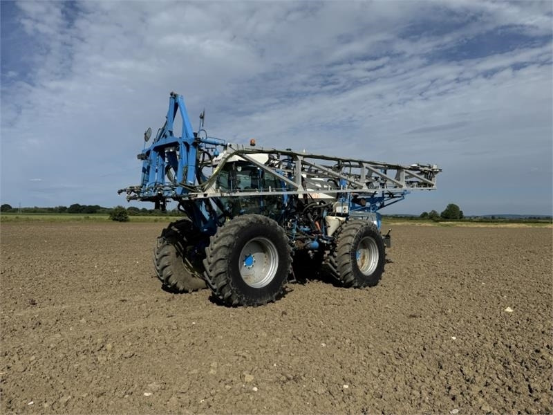 Matrot M44D 36m Self Propelled Sprayer - Spërkatës i montuar në traktor: foto 1 Matrot M44D 36m Self Propelled Sprayer - Spërkatës i montuar në traktor: foto 1