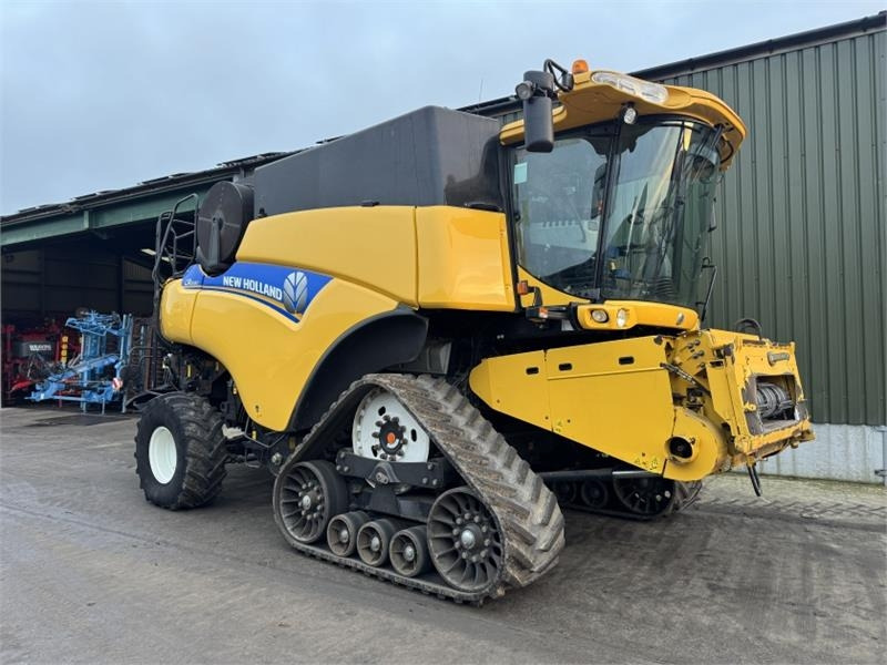 New Holland CR9080 c/w 30ft Varifeed Header - Kokë e makinës korrëse: foto 3 New Holland CR9080 c/w 30ft Varifeed Header - Kokë e makinës korrëse: foto 3