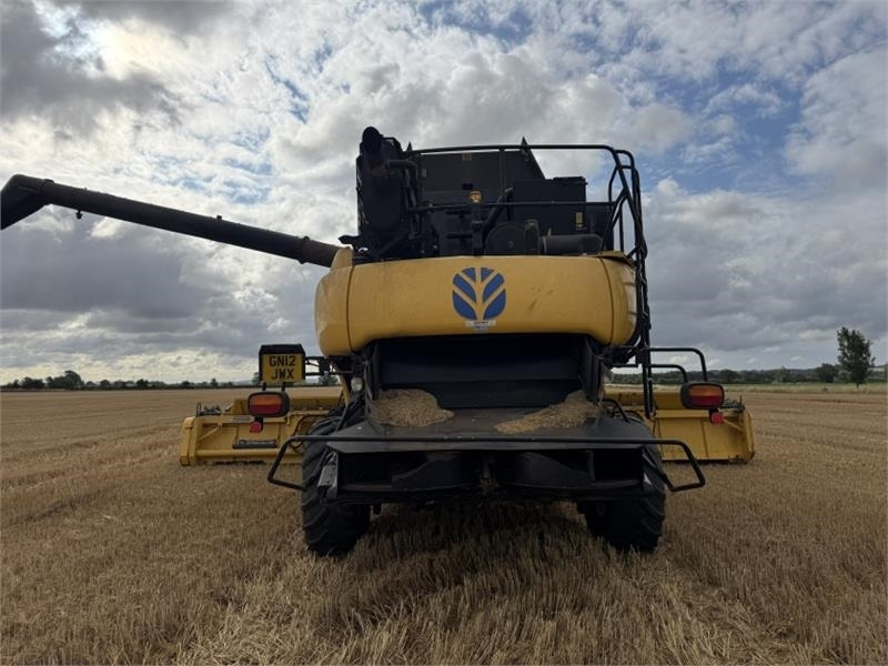New Holland CR9090 Rotary Combine **Video Below** - Kokë e makinës korrëse: foto 4 New Holland CR9090 Rotary Combine **Video Below** - Kokë e makinës korrëse: foto 4