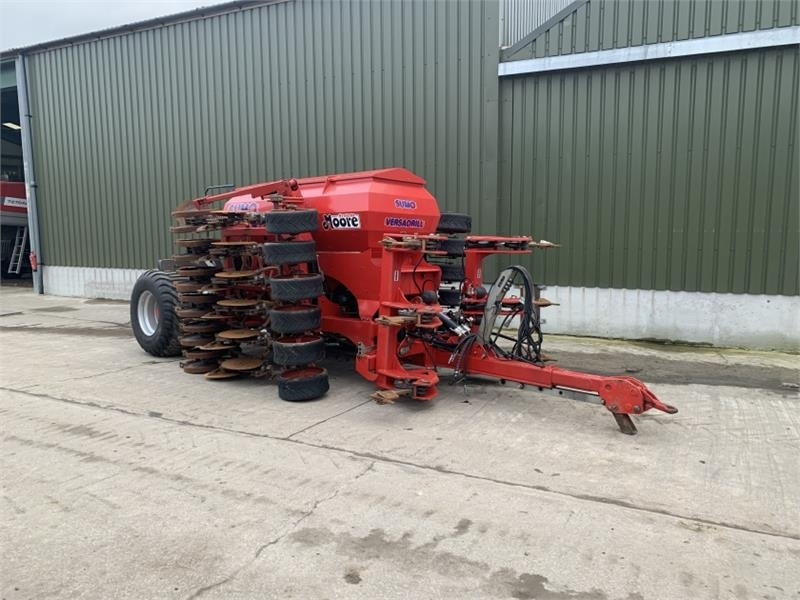 Sumo 4m Versadrill Moore System - Mbjellëse e kombinuar në radhë: foto 1 Sumo 4m Versadrill Moore System - Mbjellëse e kombinuar në radhë: foto 1