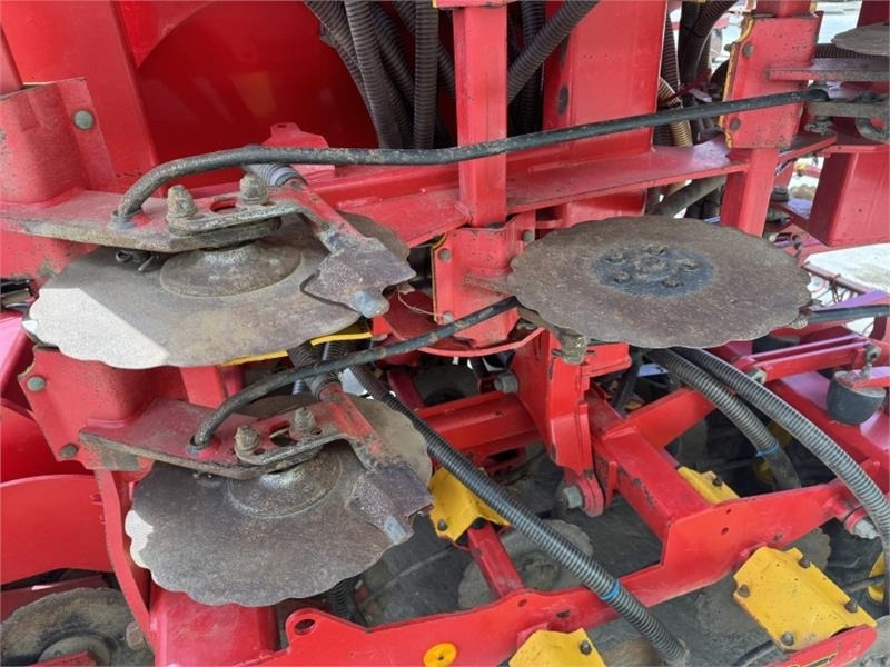 Mbjellëse e kombinuar në radhë Vaderstad Rapid A600s **3 Row**: foto 19 Mbjellëse e kombinuar në radhë Vaderstad Rapid A600s **3 Row**: foto 19