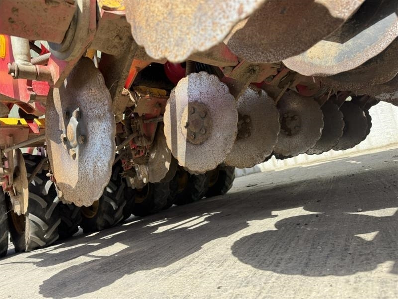 Mbjellëse e kombinuar në radhë Vaderstad Rapid A600s **3 Row**: foto 14 Mbjellëse e kombinuar në radhë Vaderstad Rapid A600s **3 Row**: foto 14