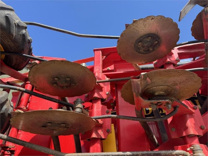 Mbjellëse e kombinuar në radhë Vaderstad Rapid A600s **3 Row**: foto 10 Mbjellëse e kombinuar në radhë Vaderstad Rapid A600s **3 Row**: foto 10