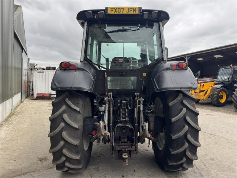 Valtra T 121 - Traktor: foto 5 Valtra T 121 - Traktor: foto 5